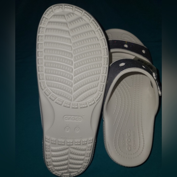 Crocs - Picture 6 of 10